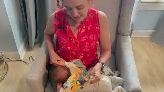 Maria Teresa Ferrer, Dr in Physical Therapy. Handling ideas, Newborn Dressing and undressing