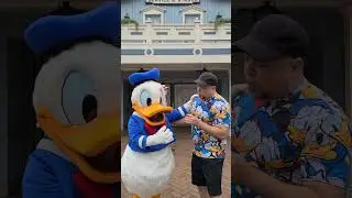 #VoiceActor of #DonaldDuck sings him Happy Birthday at #Disneyland!  #donaldduckbirthday #DanielRoss