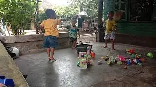 BERMAIN DENGAN 2 ANAK TIKUS