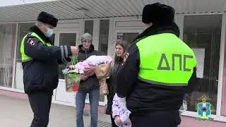Инспекторы ДПС помогли беременной женщине вовремя добраться до роддома в Ростове