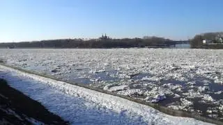 Ледоход в Твери. 16 апреля 2013 года