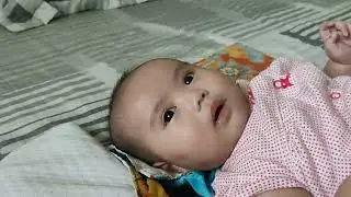 Baby reacting to The Happy Song