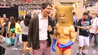 Trolling Cosplayers at Comic-Con 2014 (with Yeshmin Blechin)