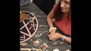 מיקה  .הקוסמת מעוץ