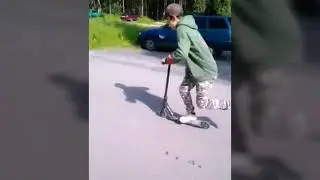 Небольшой клип от Дэна|Катание на трюковом самокате
