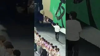 Yibo staff so cute, They didn't take their eyes off the Yibo #wangyibo #王一博 #shortvideo