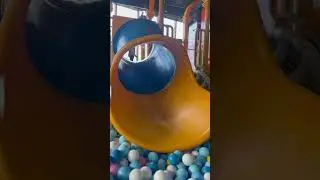 Main seluncuran bersama mama