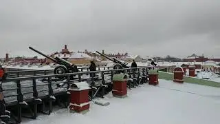 Полуденный выстрел из орудий, Петропавловская крепость, Нарышкин бастион