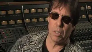George Thorogood - 2120 South Michigan Avenue [Mama Talk To Your Daughter - Track 8]