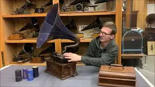 Super Rare Ideal Self Supporting Phonograph Horn