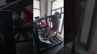 GYMEQUIP.EU / Pendulum Squat Machine R3X / Gym in Italy