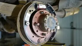 ЗАМЕНА ЗАДНИХ И РЕГУЛИРОВКА ТОРМОЗНЫХ КОЛОДОК УАЗ БУХАНКА.