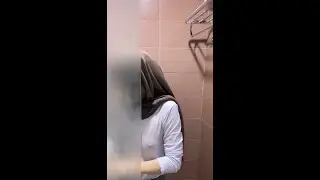 Tocil mandi no bra terlihat jelas