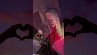 Io mi emoziono -  Music & Lyrics by GRAZIANA TASSI