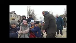 Орловка масленица 23  Перетягивание каната