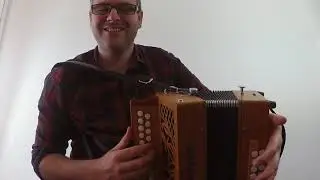 Tim Edey teaches Irish accordion B/C The Congress reel