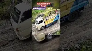 Truk Engkel Muat Pasir, Terhalang Truk Selip Maksa Turun Lewat Pinggir 