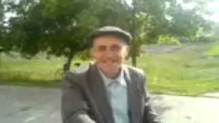 Дед шмальнул травки - его плющит
