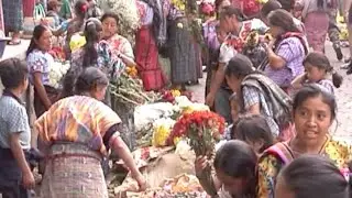 Bevolking rond Lago Atitlan Guatemala 2001