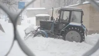 Чистка снега трактором МТЗ!!!