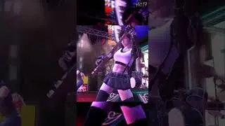 Tifa showing off her INSANE guitar solo skills!! #tifa #tifalockhart #finalfantasy7remake