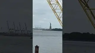 Статуя свободы в Нью-Йорке