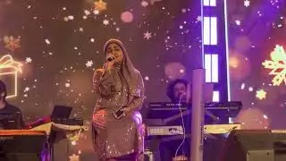 THALOLAM PADUNNA THANKACHI | YUMNA AJIN | Song live performance