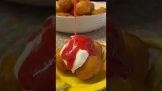 Ricotta doughnuts with sour cream & fresh puréed strawberries | Нежные пышечки со свежей клубникой