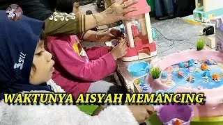 AISYAH MEMANCING DI TAMAN BERMAIN
