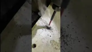 Огонь саморезом. Нет дыма без огня. #инструмент #milwaukee #ремонт #юмор #приколы