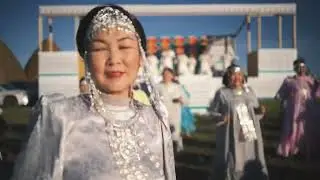 100 танцующих якутянок к 100 ЯАССР,г Якутск,ысыах, гр.Зумба голд,ансамбль"Леди плюс"