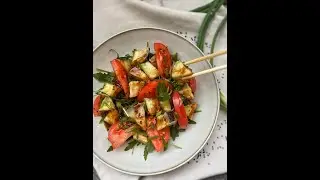 САЛАТ ИЗ ХРУСТЯЩИХ БАКЛАЖАНОВ С ПОМИДОРАМИ