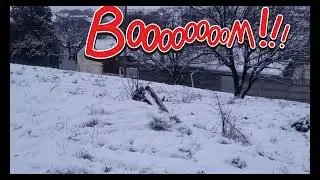 Как катаются с горки девочки!