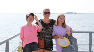 Уехали на море на Машин день рождения. Почему так не делали раньше?)