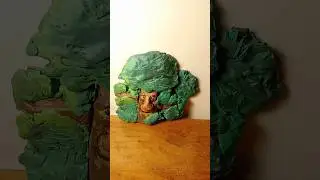 Мудрый дуб из пластилина
