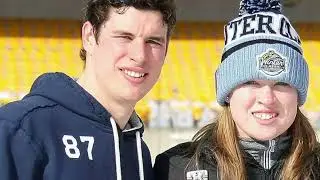 Sidney Crosby father and sister play hockey. Talent runs in the family