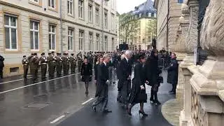 L'arrivée du cortège funèbre à la cathédrale Notre-Dame