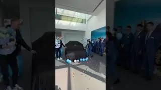 ЗУБАРЕВУ ВРУЧАЮТ НОВУЮ BMW #зубарев #китай #shorts #zubarefff #юмор #twitch
