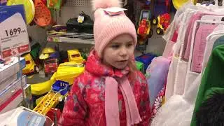 Наши выходные.Делаем прихожую.Покупки в Детском мире.(12.20г)