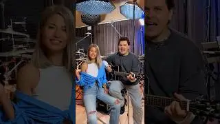 А за лучший комментарий подарим наклейку с пони✌🏻