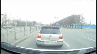 Обидели пацанчика, не пустили... А тот пистолетиком грозить