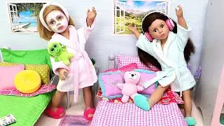 Doll sisters' build dream bedroom! Play Dolls 35 min stories for kids