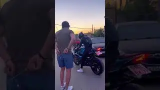 друг подставил мотоциклистку. стук bmw s1000rr