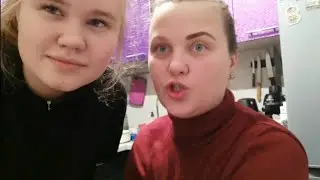 Праздникам конец-ёлку на полку/Маша нарисовала брови