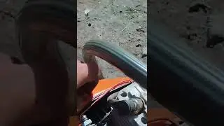 We start the chainsaw after adjusting the carburetor #trending #shorts