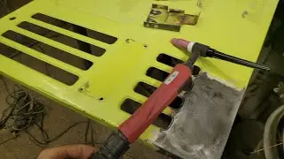 MB-trac 1000 Restauration #5 | Aufstiege lackieren und "Spaß" mit WIG, Motorhaube und Türen!
