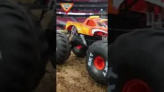 EL TORO LOCO - Driver VS Toy | MONSTER JAM