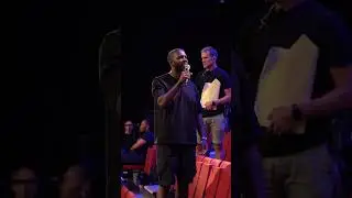 Mo Gilligan and crew sing Amy Winehouse