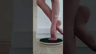 Soft feet and high arches of Iva.Feetfans (Insta)