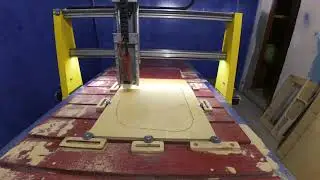 Стул из фанеры на станке с ЧПУ. Chair made of plywood on CNC machine.